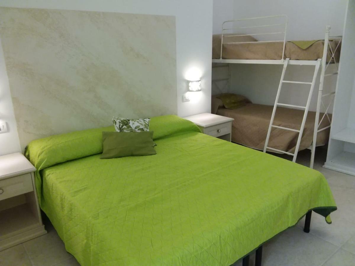 Le Stanze Di Chiara Hotel ตอร์เลลาปิลโล ภายนอก รูปภาพ
